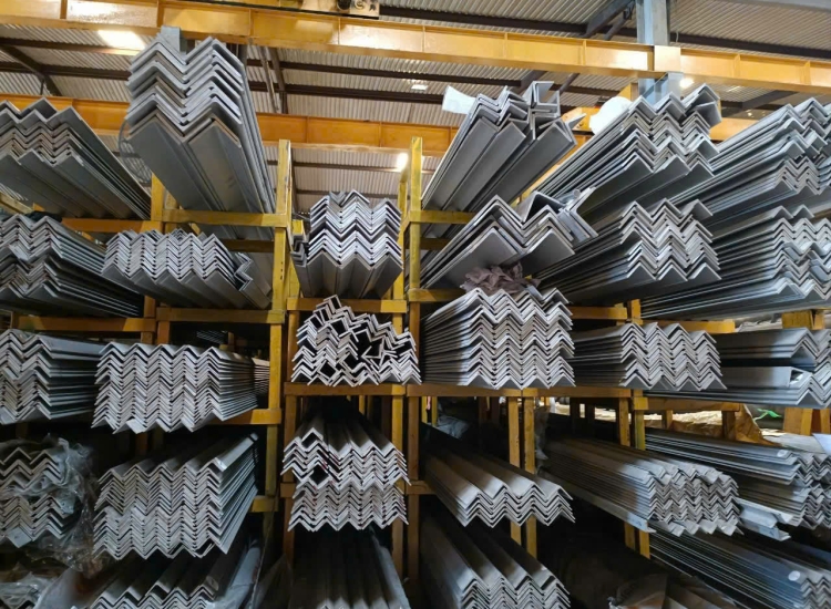 VÊ ĐÚC INOX 304: 75 x 75 x 9.0 x 6 M