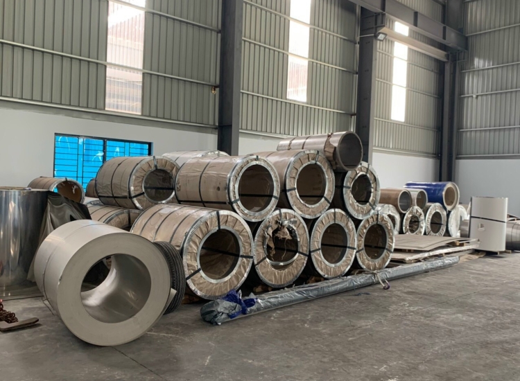 CUỘN INOX CÁN NÓNG 304