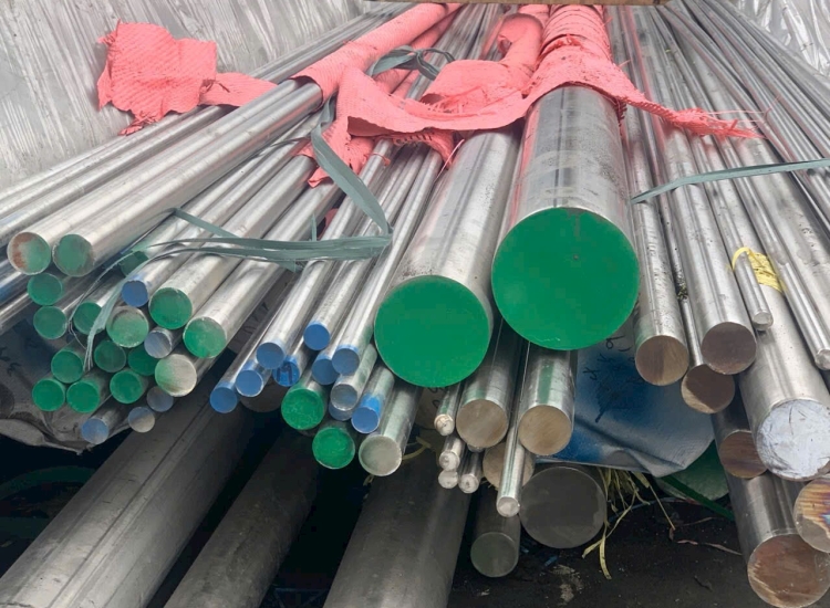 LÁP TRÒN ĐẶC 304- PHI 220|STAINLESS STEEL 304 ROUND BAR , Diameter 220mm