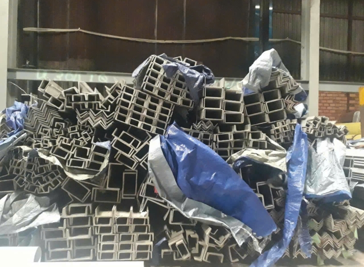 U ĐÚC INOX 304: 140 x 58 x 6.0 x 6 m