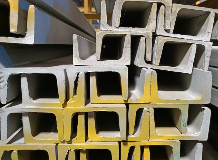 U ĐÚC INOX 304 - 80 x 43 x 5.0 x 6M