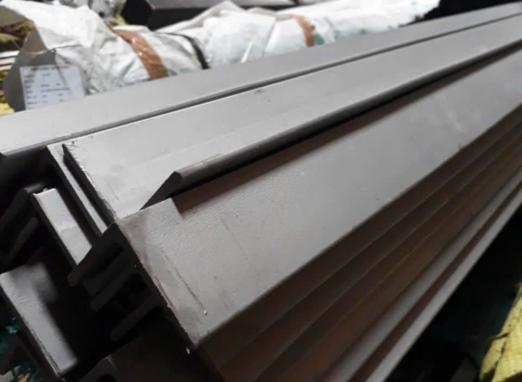 VÊ ĐÚC INOX 304: 65 x 65 x 4.0 x 6 M